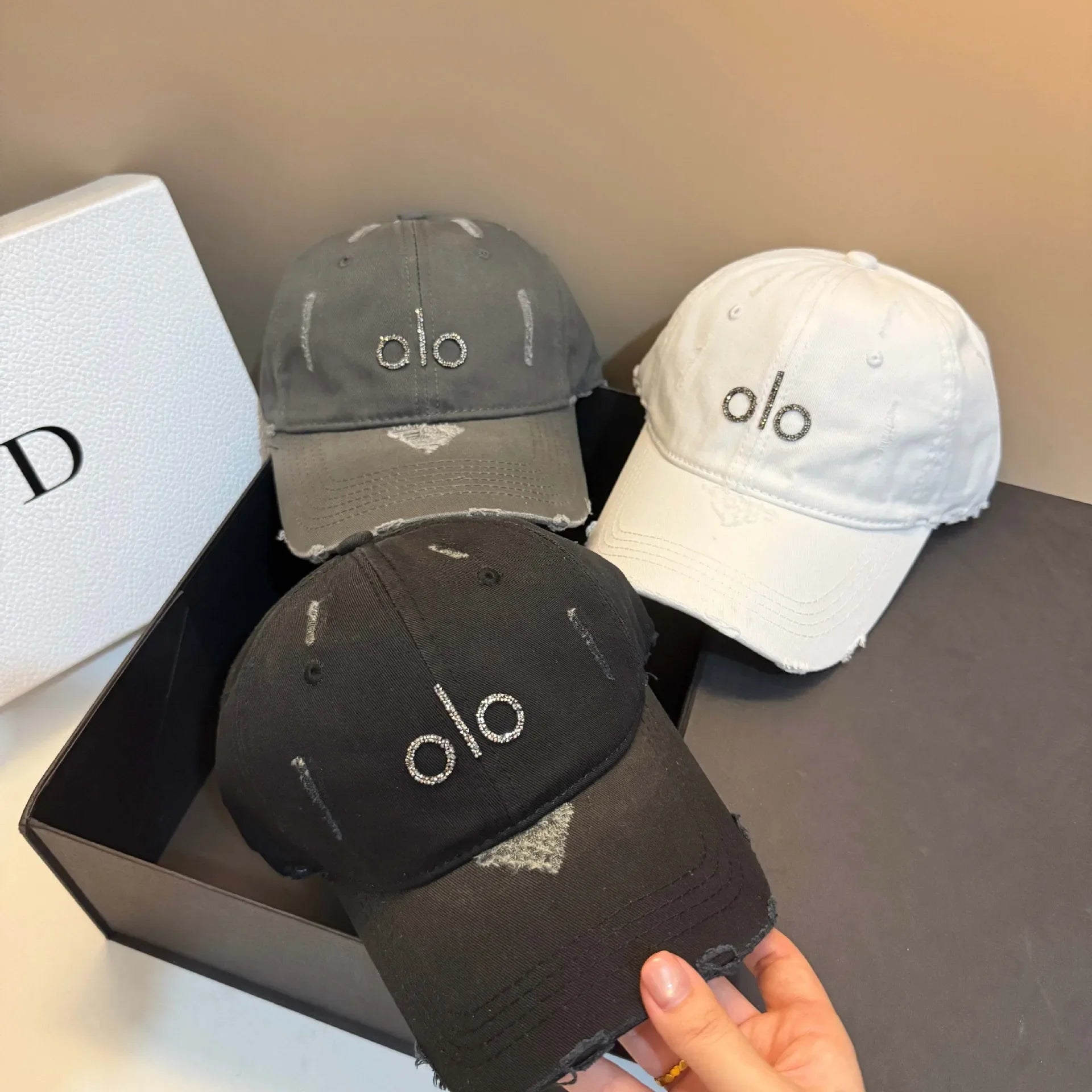 Distressed Baseball Cap - Unisex Snapback with Lettering, Slim Fit & Breathable