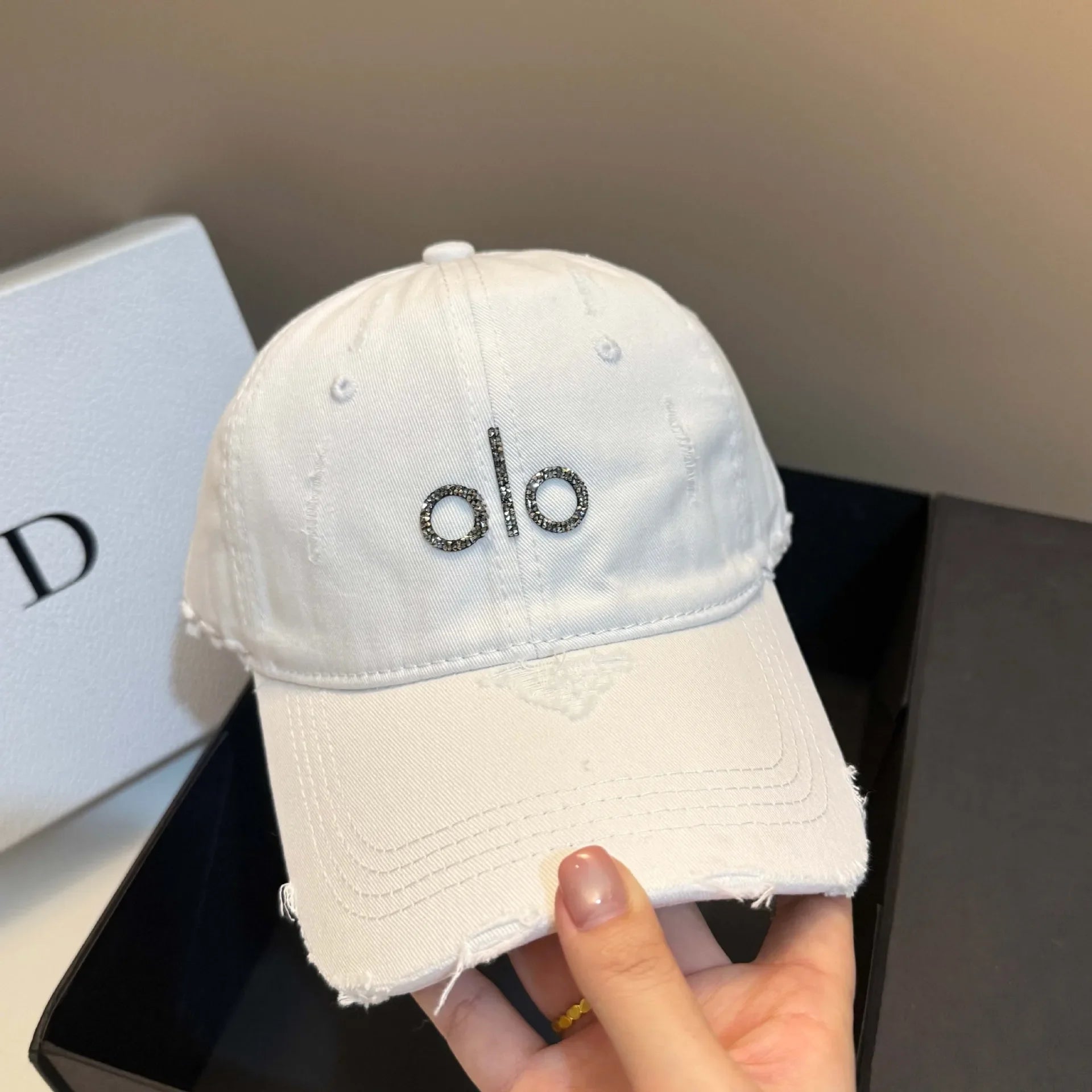 Distressed Baseball Cap - Unisex Snapback with Lettering, Slim Fit & Breathable