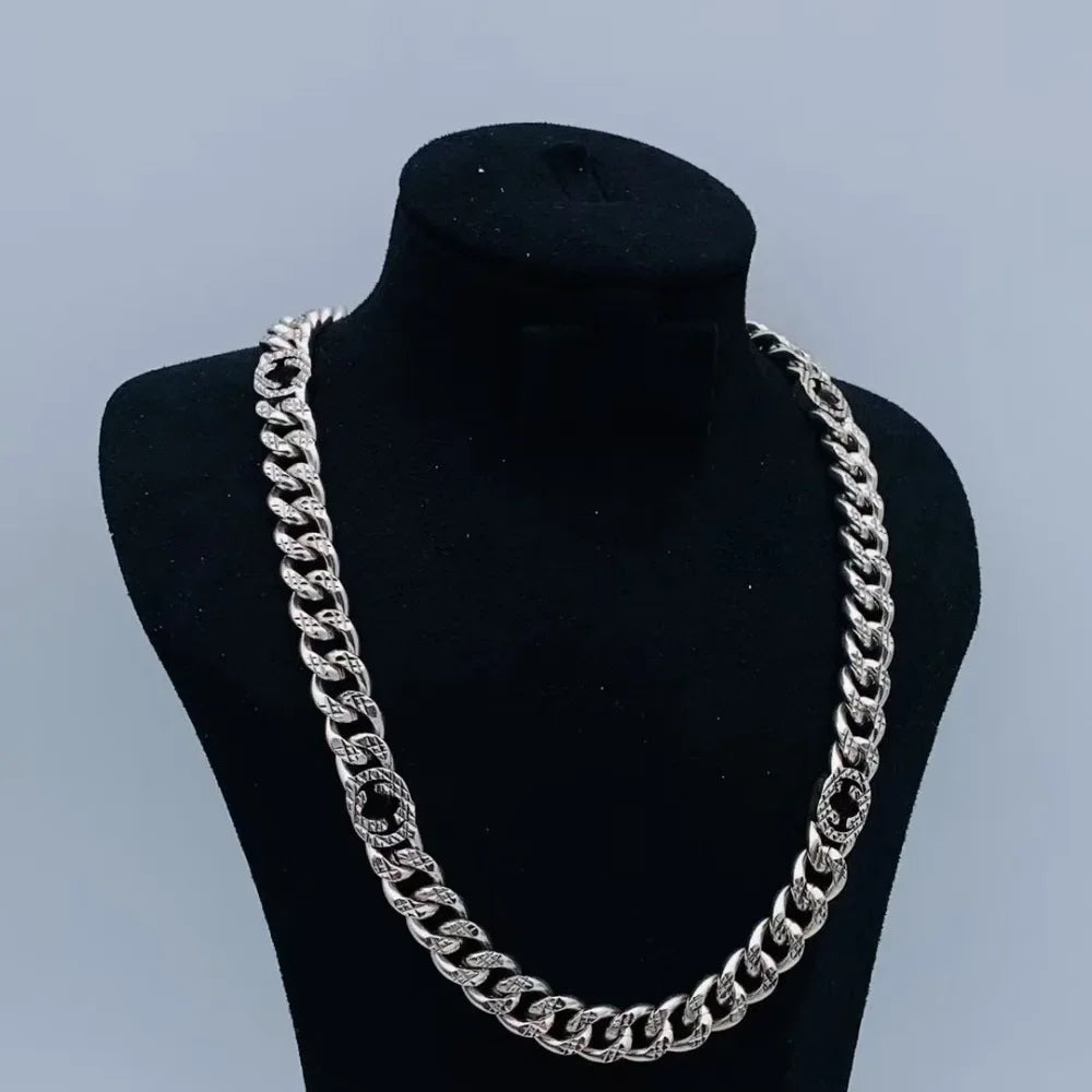 2025 New High-end Luxury Letter Necklace Is Suitable for Daily Wear